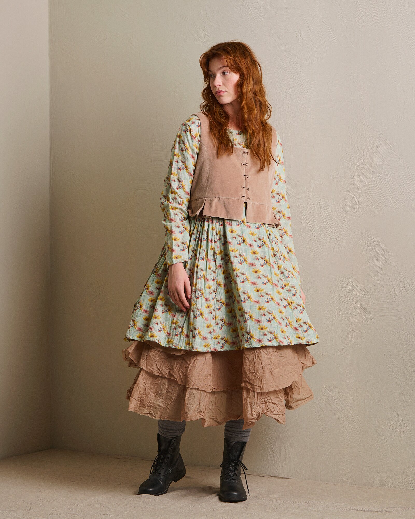 https://www.ewaiwalla.se/pub_docs/files/Ewa-i-Walla---Eljana-vest-Tavia-tunic-Tine-skirt.png